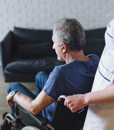 patient-sitting-wheel-chair